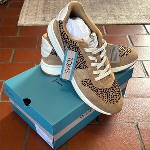 TOMS Women's Leopard Print Sneakers - Tan